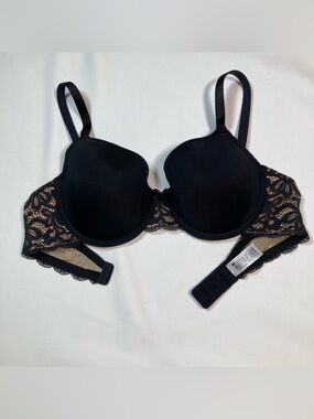 Wacoal 34C "All Dressed Up" Seamless Contour T-Shirt Bra Black and Nude Lace